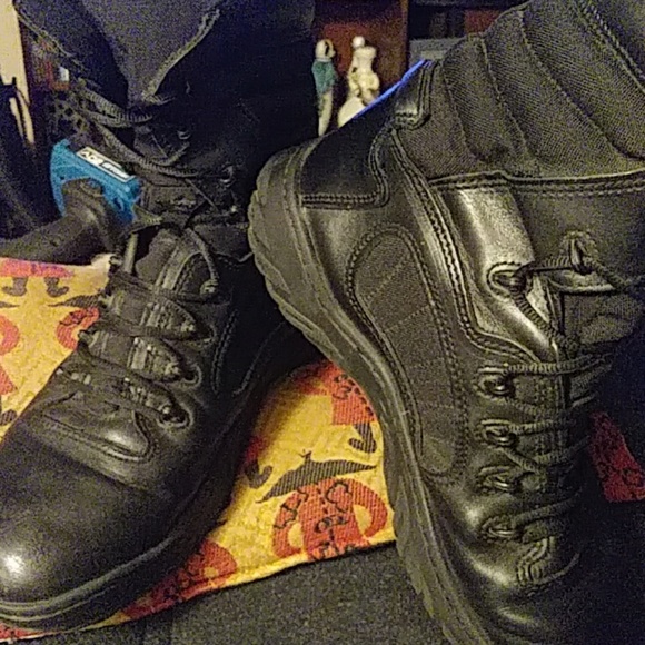 Shose - Picture 2 of 4